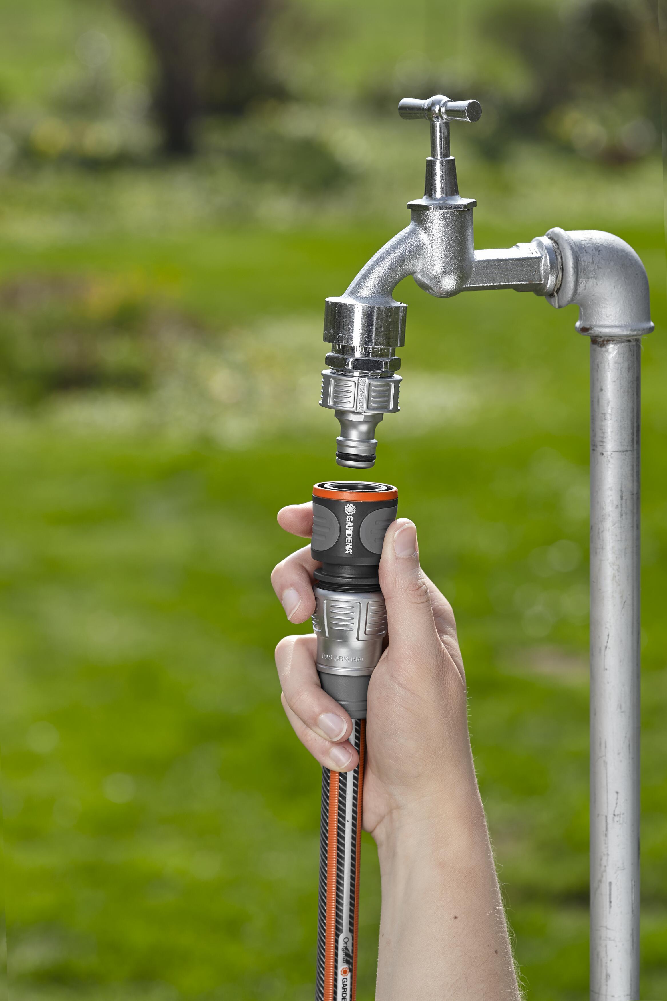 1/2 Inch - 5/8 Inch Premium Hose Connector