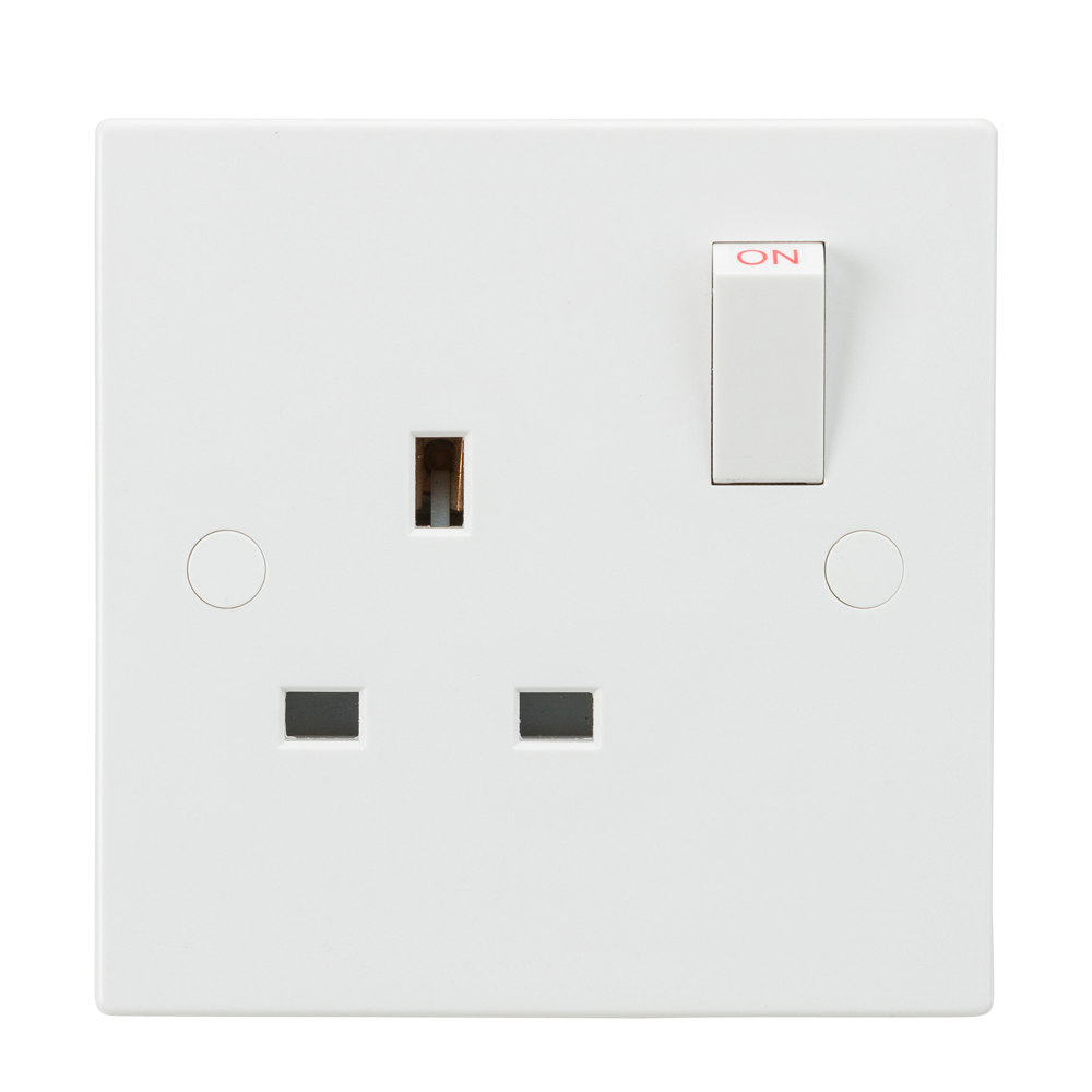 13A White 1G Single 230V UK 3 Pin Switched Electric Wall Socket