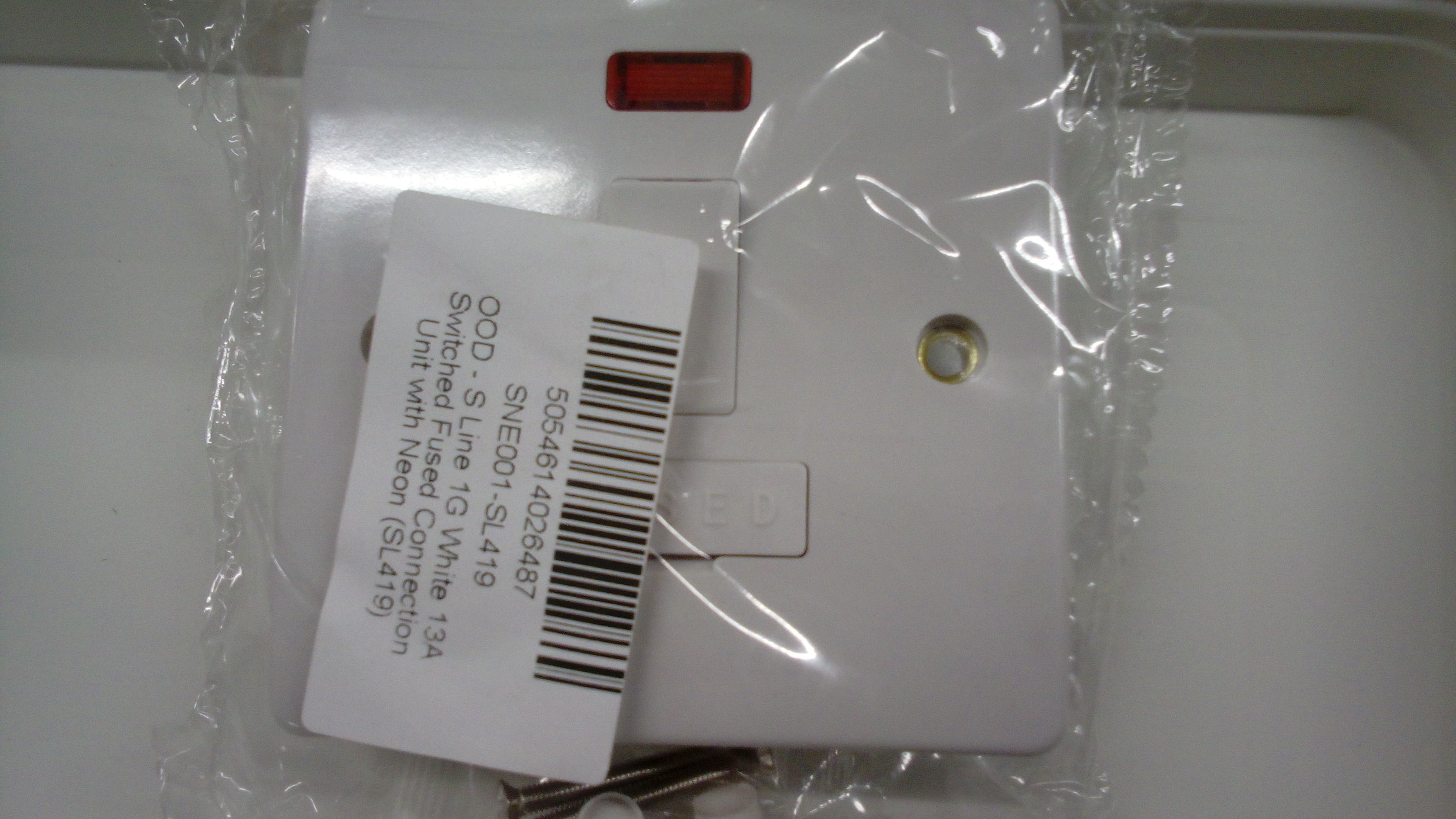 Sline 13A White Switched Connection Unit with Neon Fused Spur Electric Wall Plate