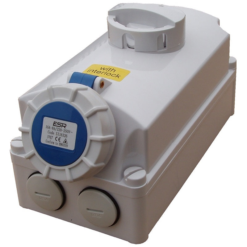 16a 2P+E 200-250v IP67 Switched Interlock Socket