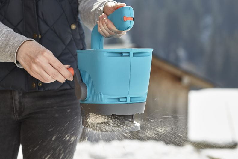 Hand-held Spreader M