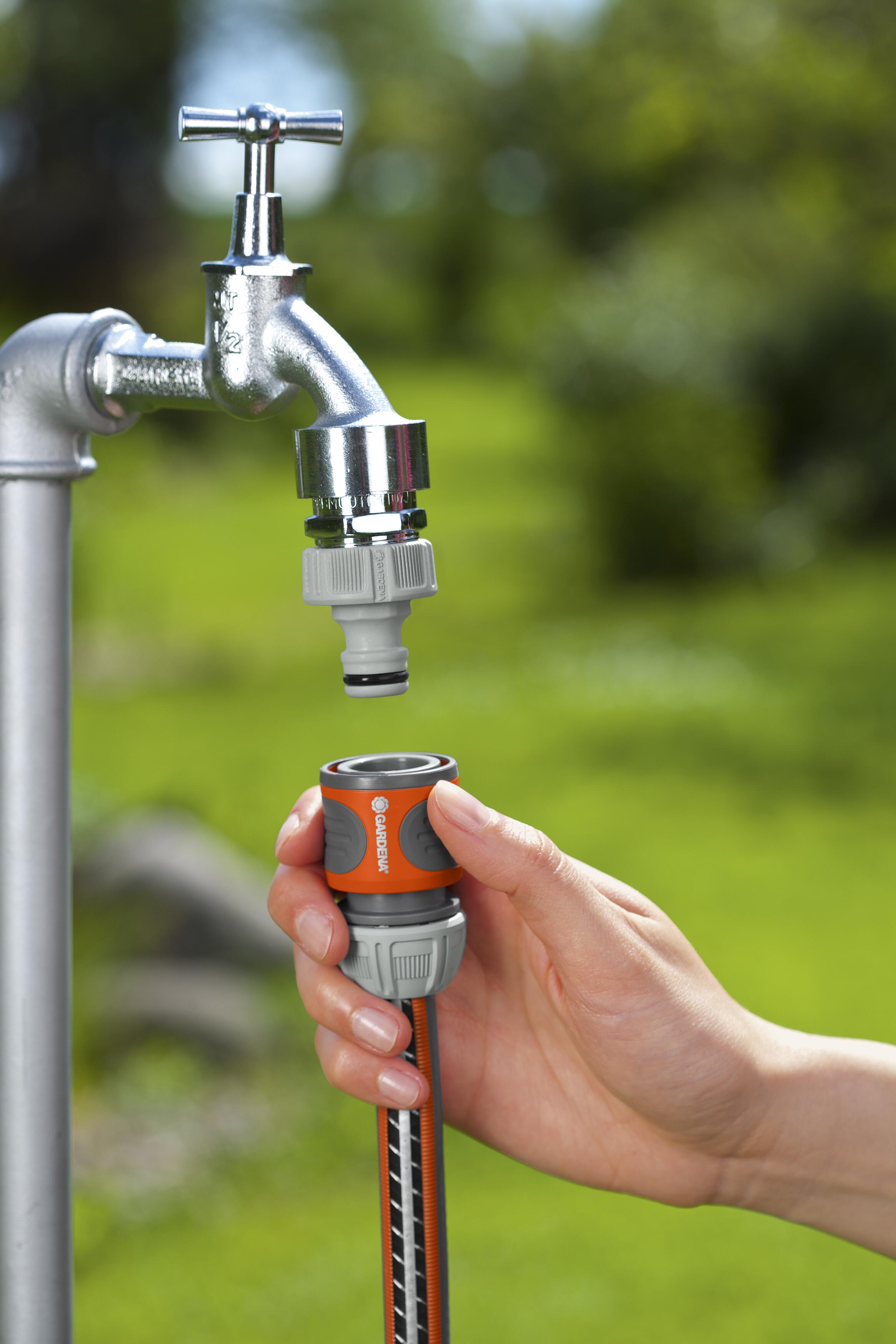 1/2 Inch - 5/8 Inch Hose Connector