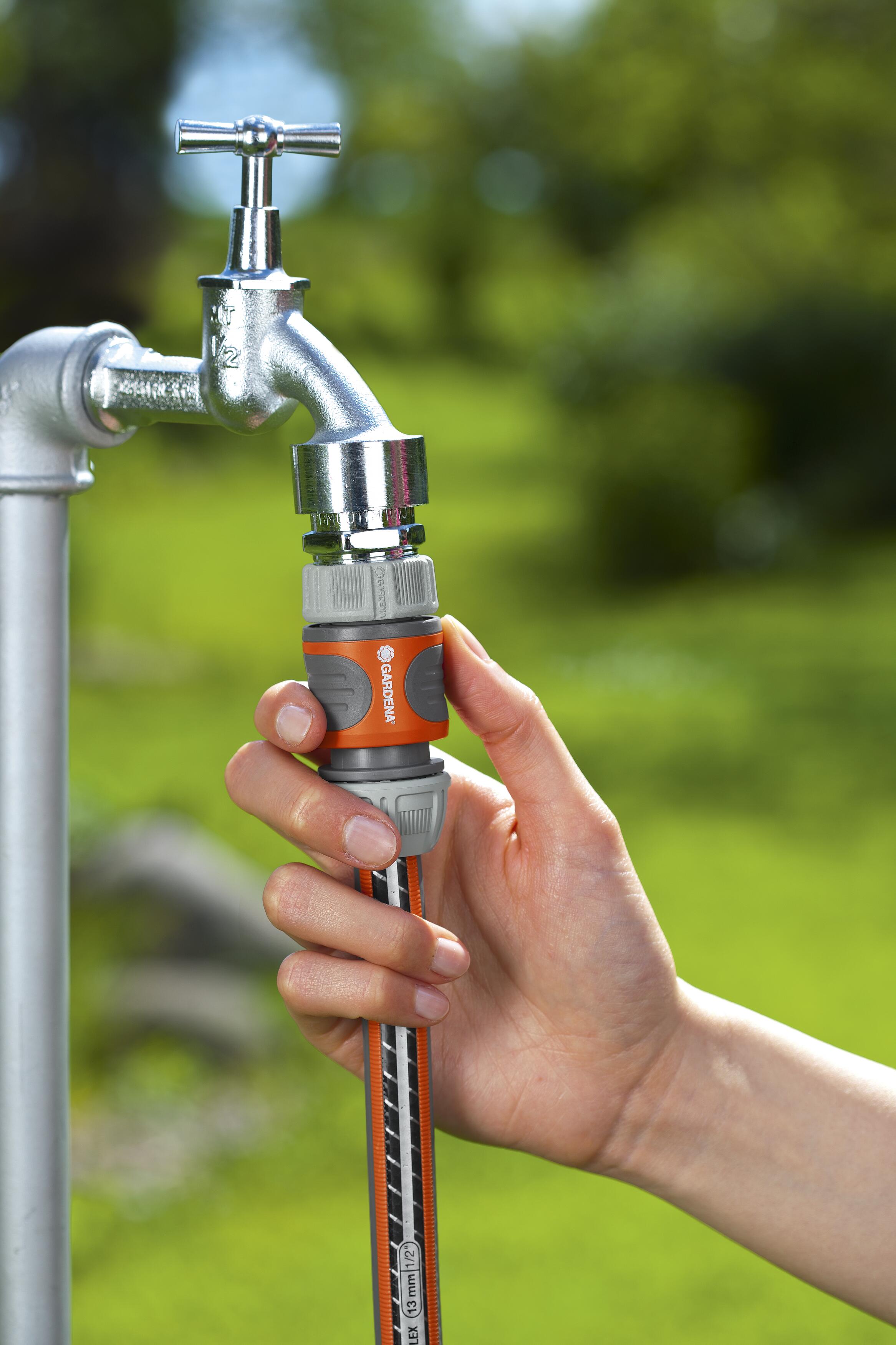 1/2 Inch - 5/8 Inch Hose Connector