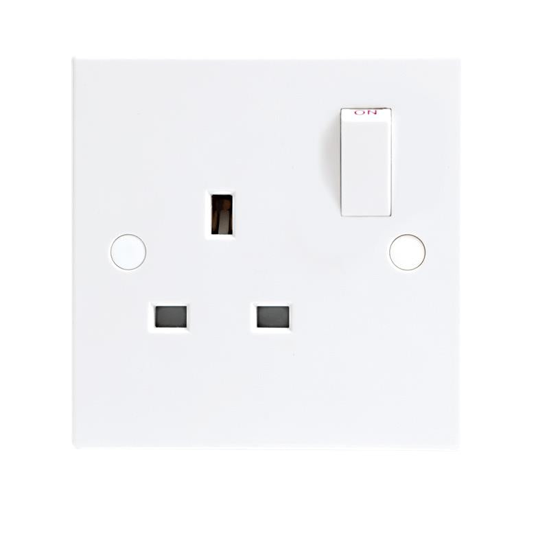 13A White 1G Single 230V UK 3 Pin Switched Electric Wall Socket