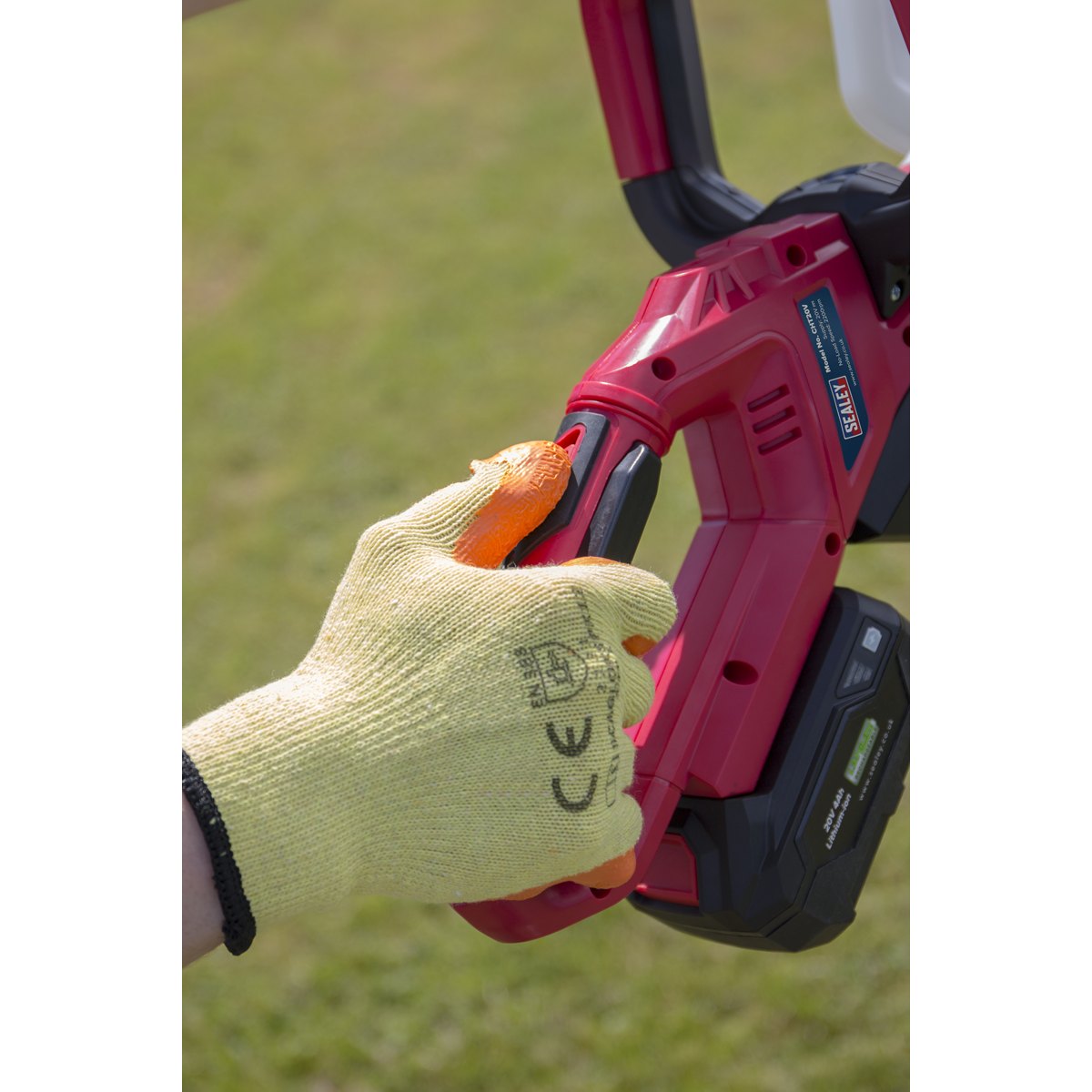20V Cordless 520mm Hedge Trimmer - Body Only