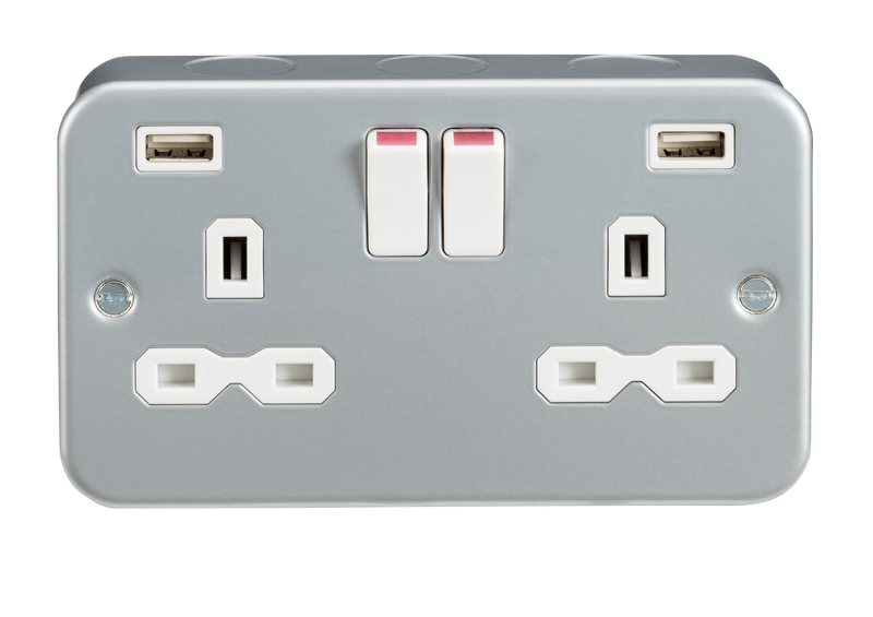 Metal Clad 13A 2 Gang Switched Socket With 2 USB 5V Charger Ports