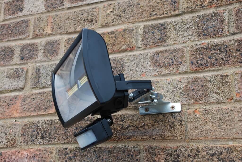 Smiley Swivel bracket to carry 1 x small LED Floodlight up to 1kg