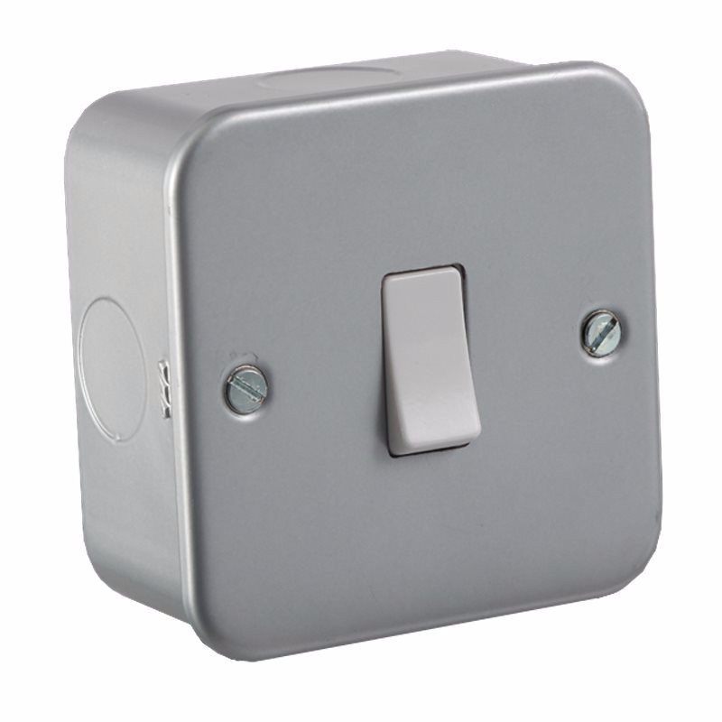 10A 1G Intermediate 230V Metal Clad Switch