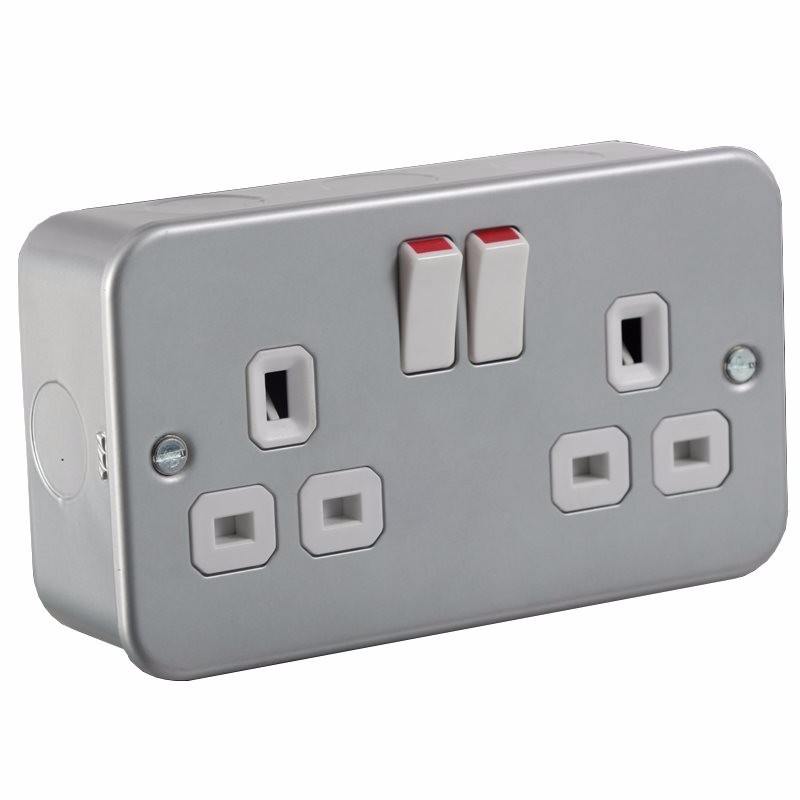 13A 2G Twin 230V Metal Clad UK 3 Switched Electric Wall Socket