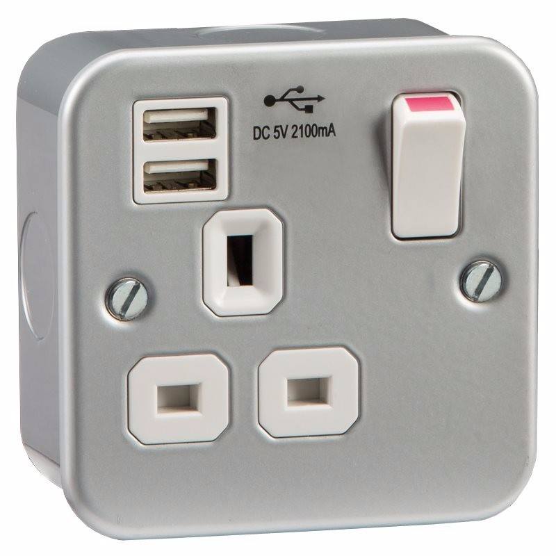 Metal Clad 13A 1 Gang Switched Socket With 2 USB 5V Charger Ports