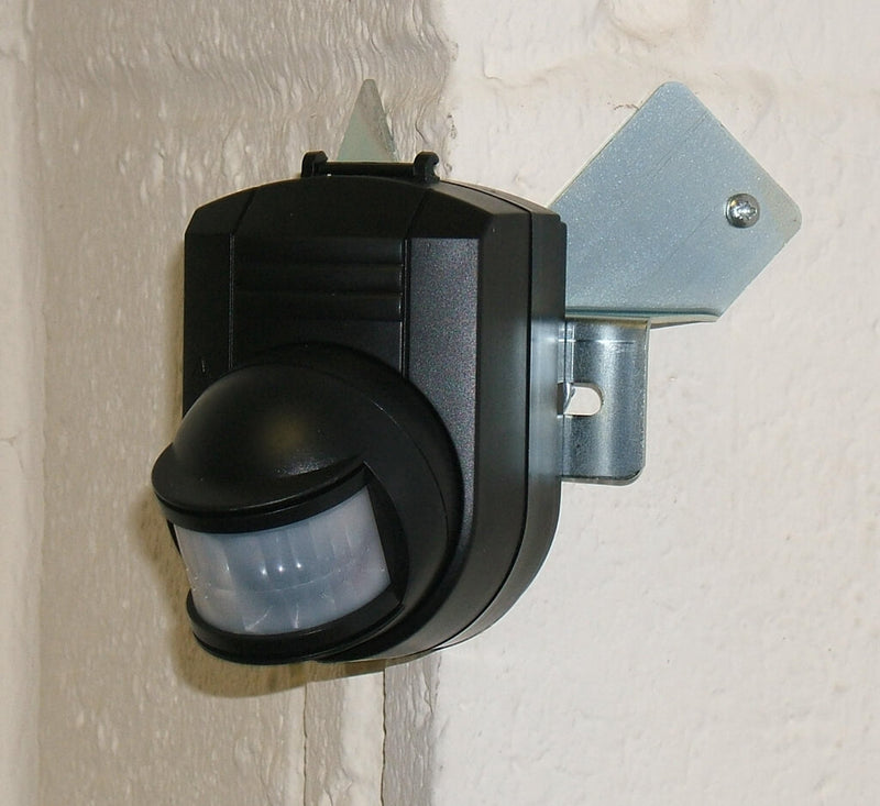 KR Corner bracket to carry 1 x small floodlight, 100W Bulkhead or PIR sensor up to 2kg